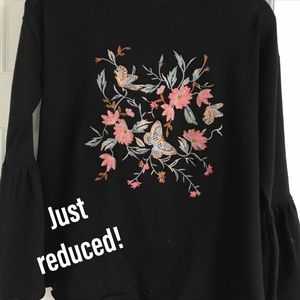 NWOT black bell-sleeve sweatshirt